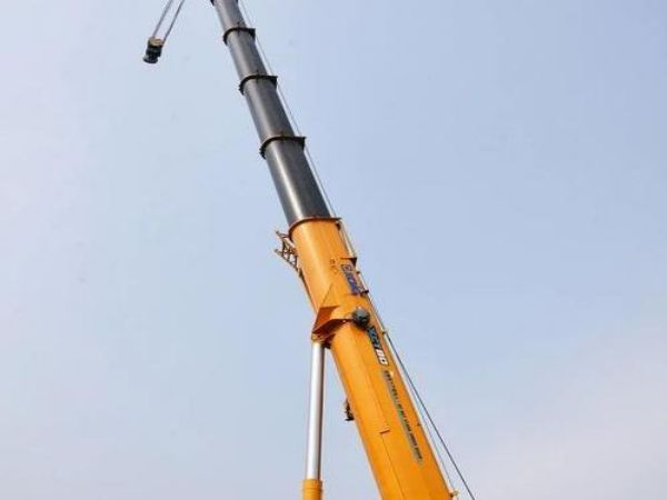 田家庵区吊车出租_吊车出租降低成本的关键就是尽可能的