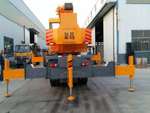田家庵区吊车出租_吊车出租的具体标准